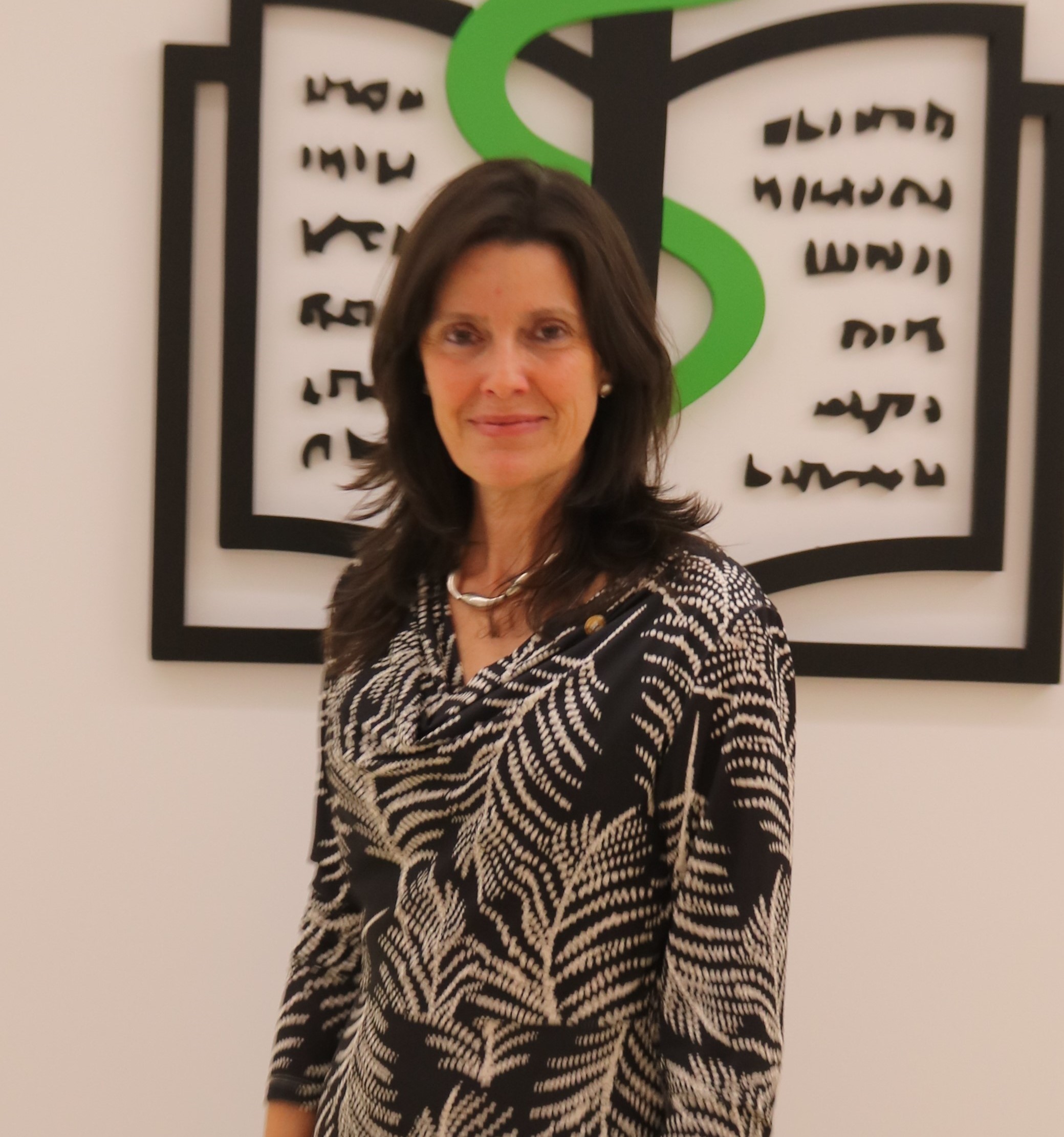 Dra. Dª. Amparo Gómez Espárrago