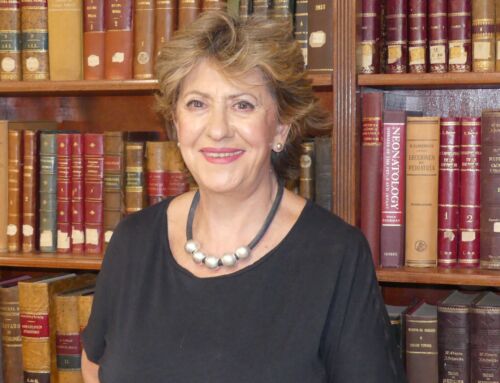 La Dra. Carmen Hoyos Peña, reelegida representante nacional de médicos sénior del CGCOM